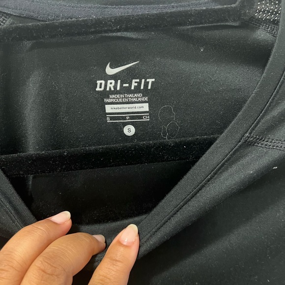 Nike dry fit long sleeve top - Picture 2 of 3